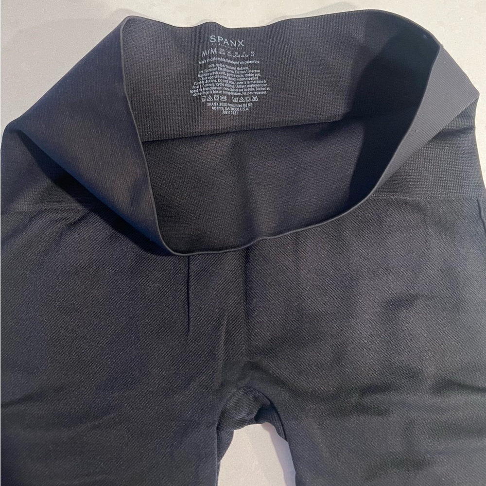 Spanx Look at me me now leggings black size medium with tummy control - Picture 3 of 3